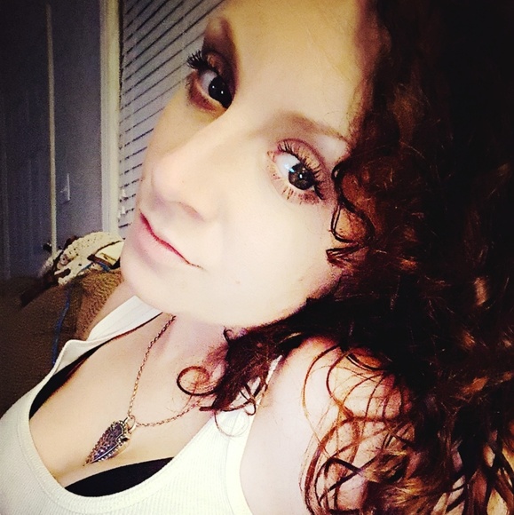 Meet your Posher, Brooke - Picture 3 of 3